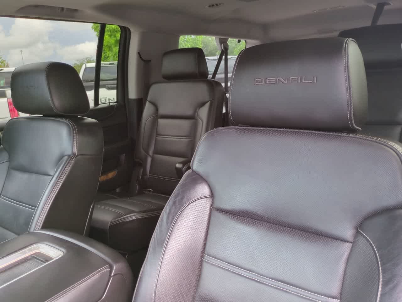Used 2016 White Frost Tricoat GMC Denali image 8