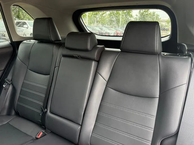 Certified Used 2025 SILVER SKY METALLIC Toyota XLE Premium image 27