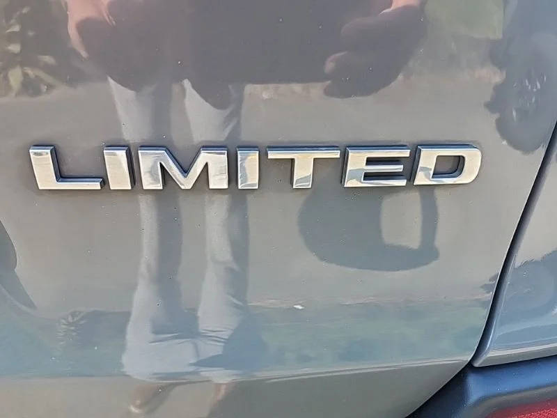 Used 2021 Gray Jeep Limited image 8