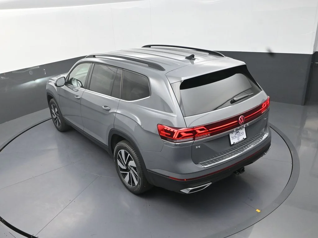 New 2026  Volkswagen SE w/Technology image 18