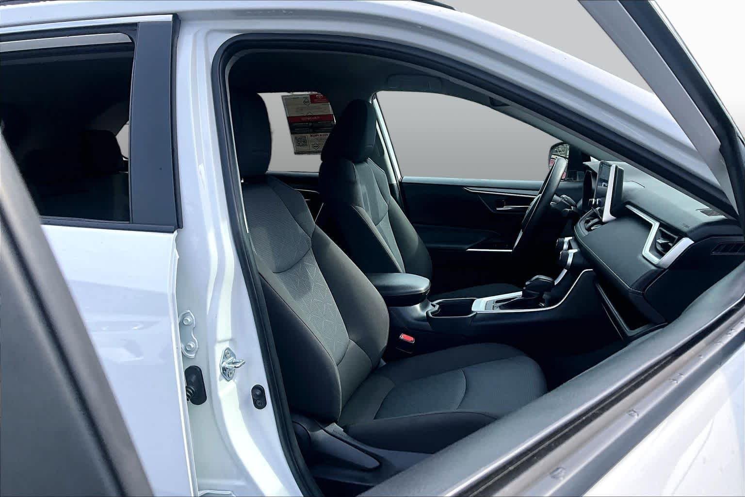Used 2025 Ice Cap Toyota XLE image 17