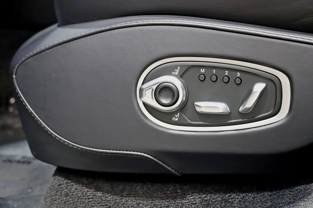 Used 2023 White Aston Martin 707 image 37