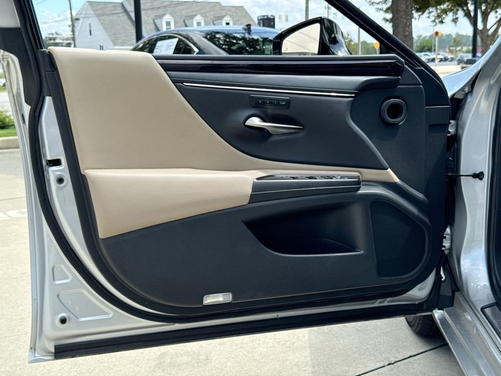 Used 2019 Silver Lexus 350 image 12