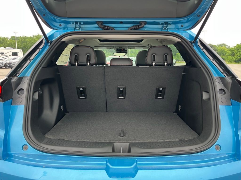 2027 Chevrolet Bolt RS - Photo 13