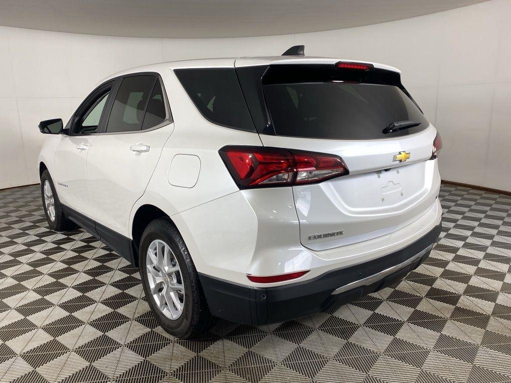 Used 2024 Pearl Chevrolet LT image 7