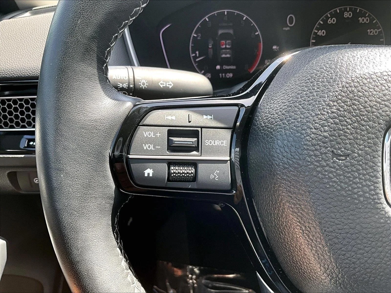 Used 2023 Black Honda EX-L image 20