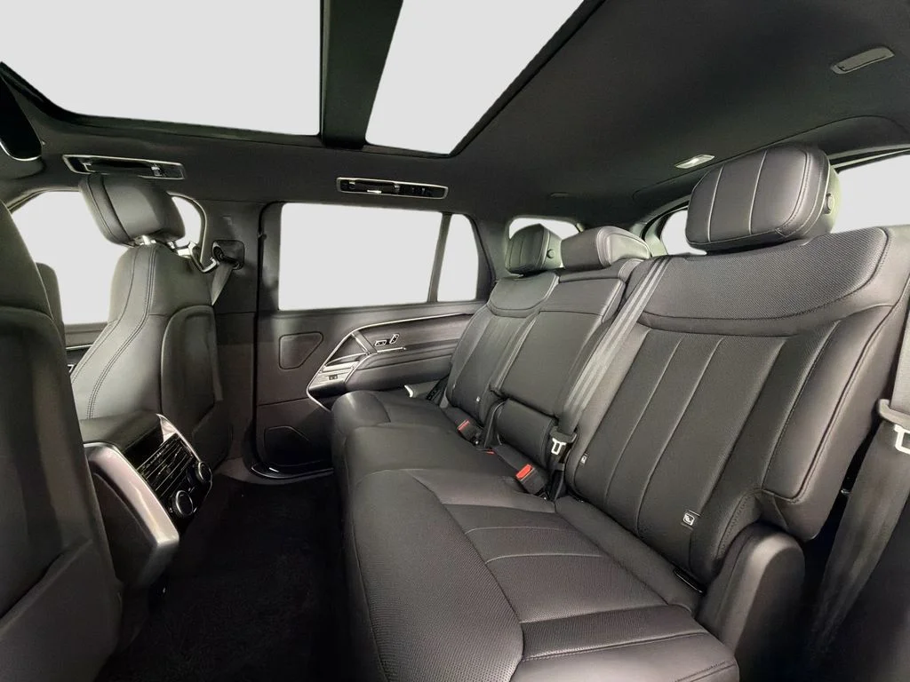 New 2026 Fuji White Land Rover SE 7 Seats image 26
