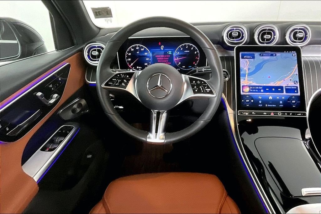 Used 2026 Brown Mercedes-Benz GLC 300 image 5