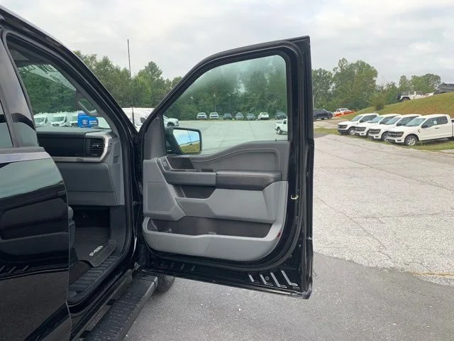 Used 2021 Agate Black Metallic Ford XLT image 14