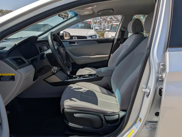 Used 2017 Silver Hyundai Base image 13