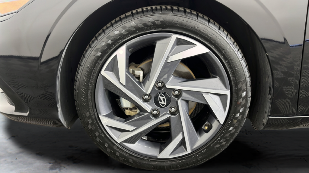 2024 Hyundai Elantra Limited - Photo 40