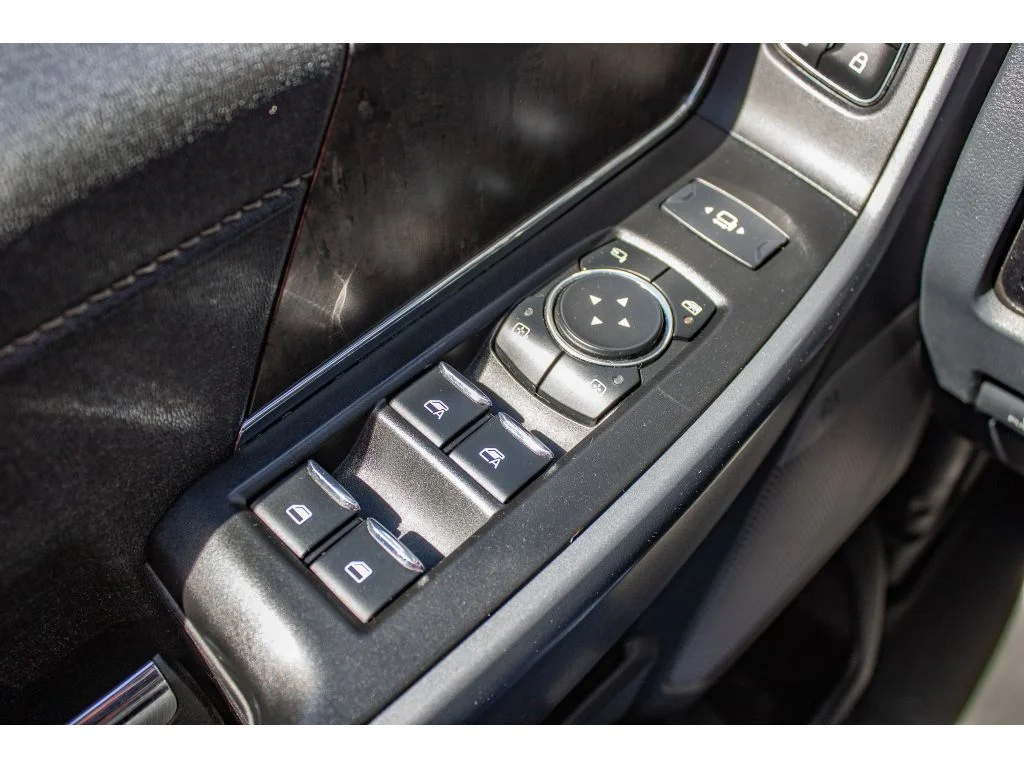 Used 2023 AGATE BLACK Ford LARIAT image 36