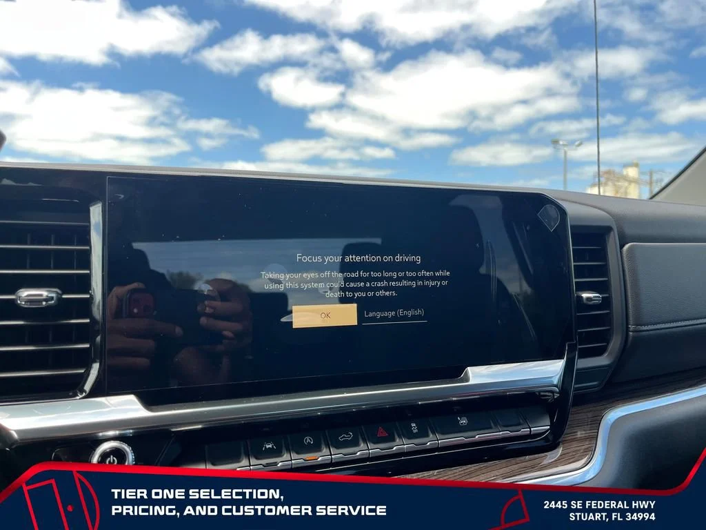 New 2026 Summit White GMC Elevation image 30