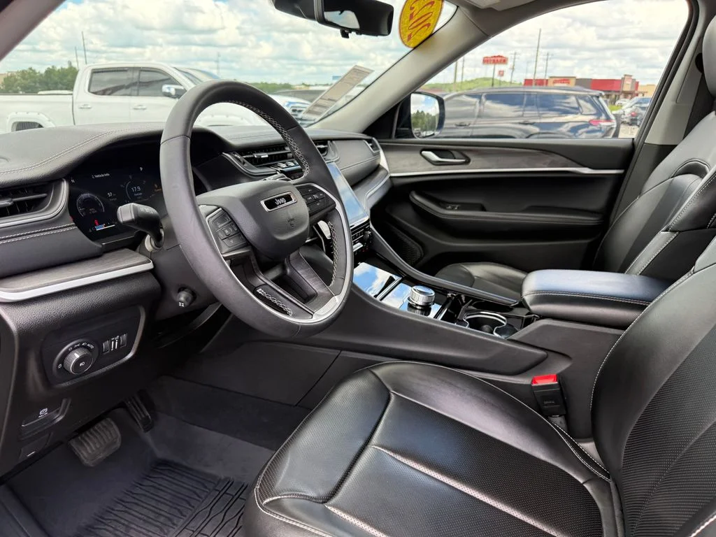 Used 2023 Black Jeep Limited image 4