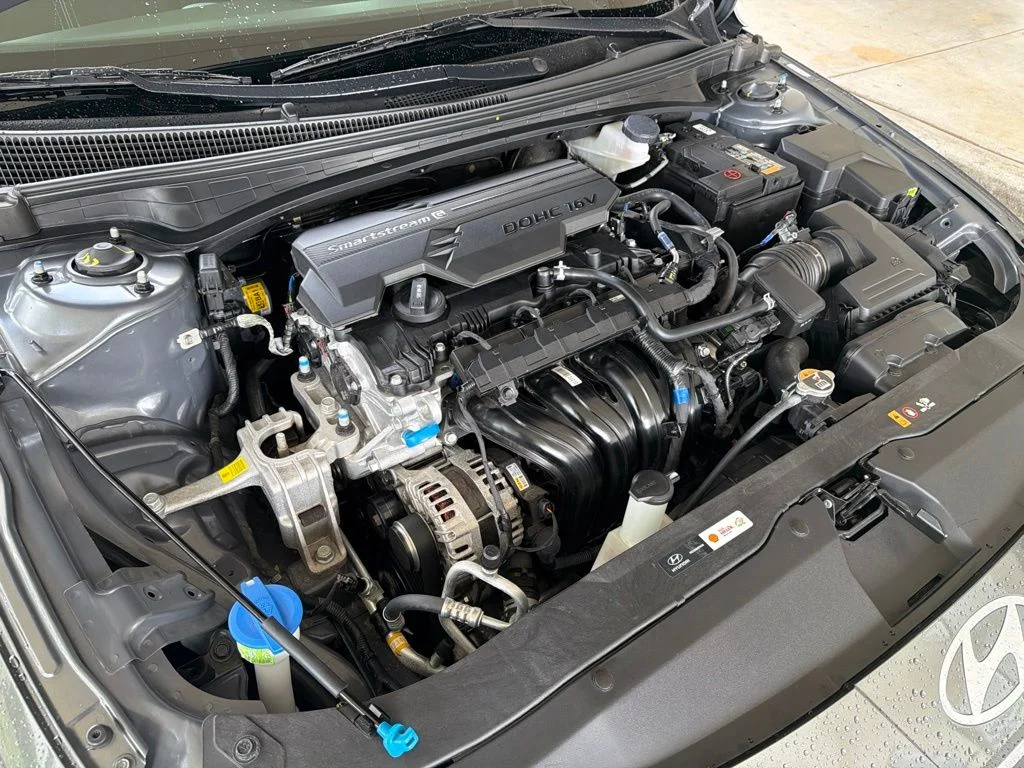 Used 2025 Gray Hyundai SEL Sport image 13