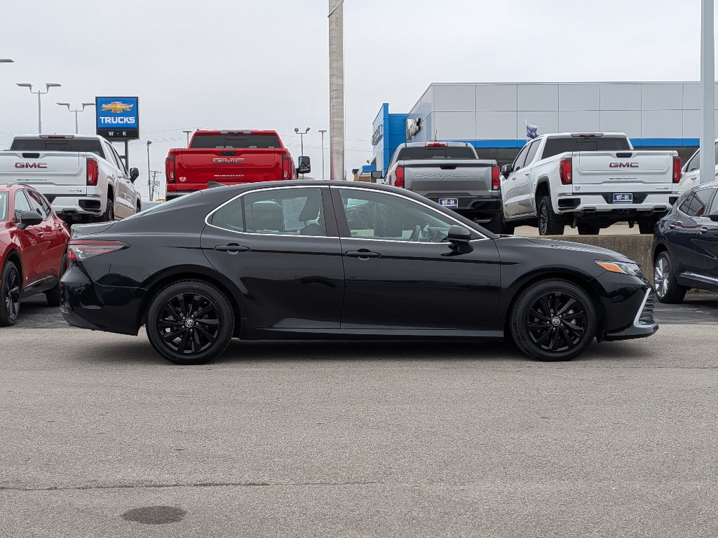 Used 2022 Toyota Camry LE with VIN 4T1C11AKXNU662857 for sale in Kansas City