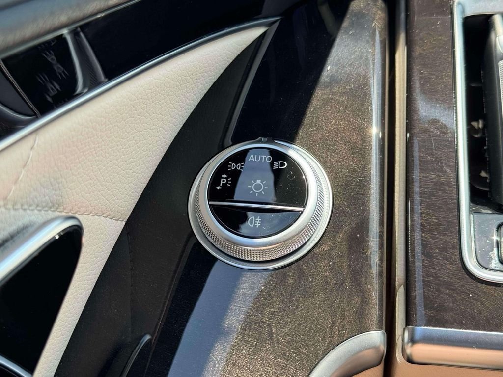 Used 2022 Black Mercedes-Benz S 500 image 21