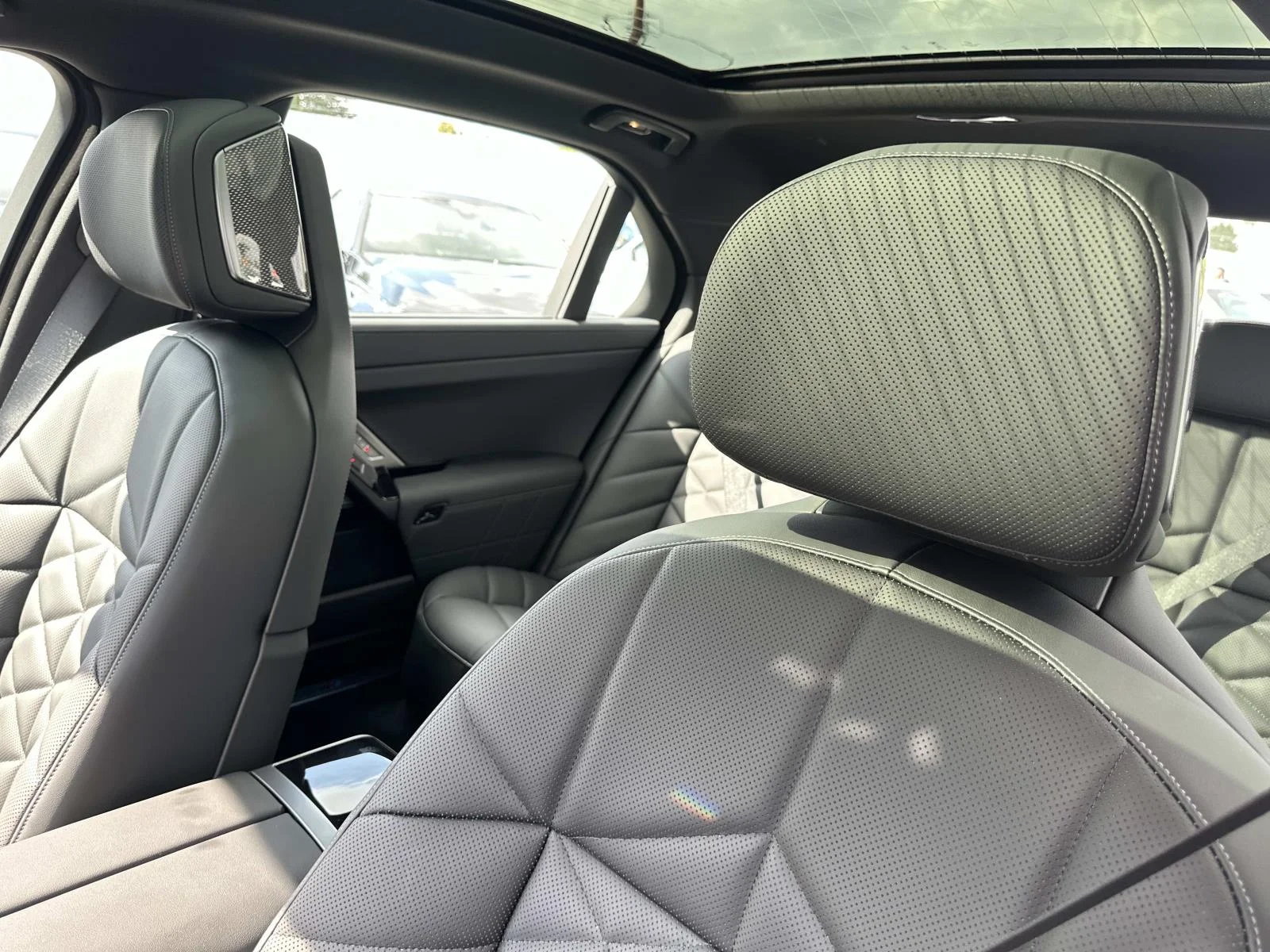 New 2027 Frozen Space Silver Metallic BMW 740i image 20