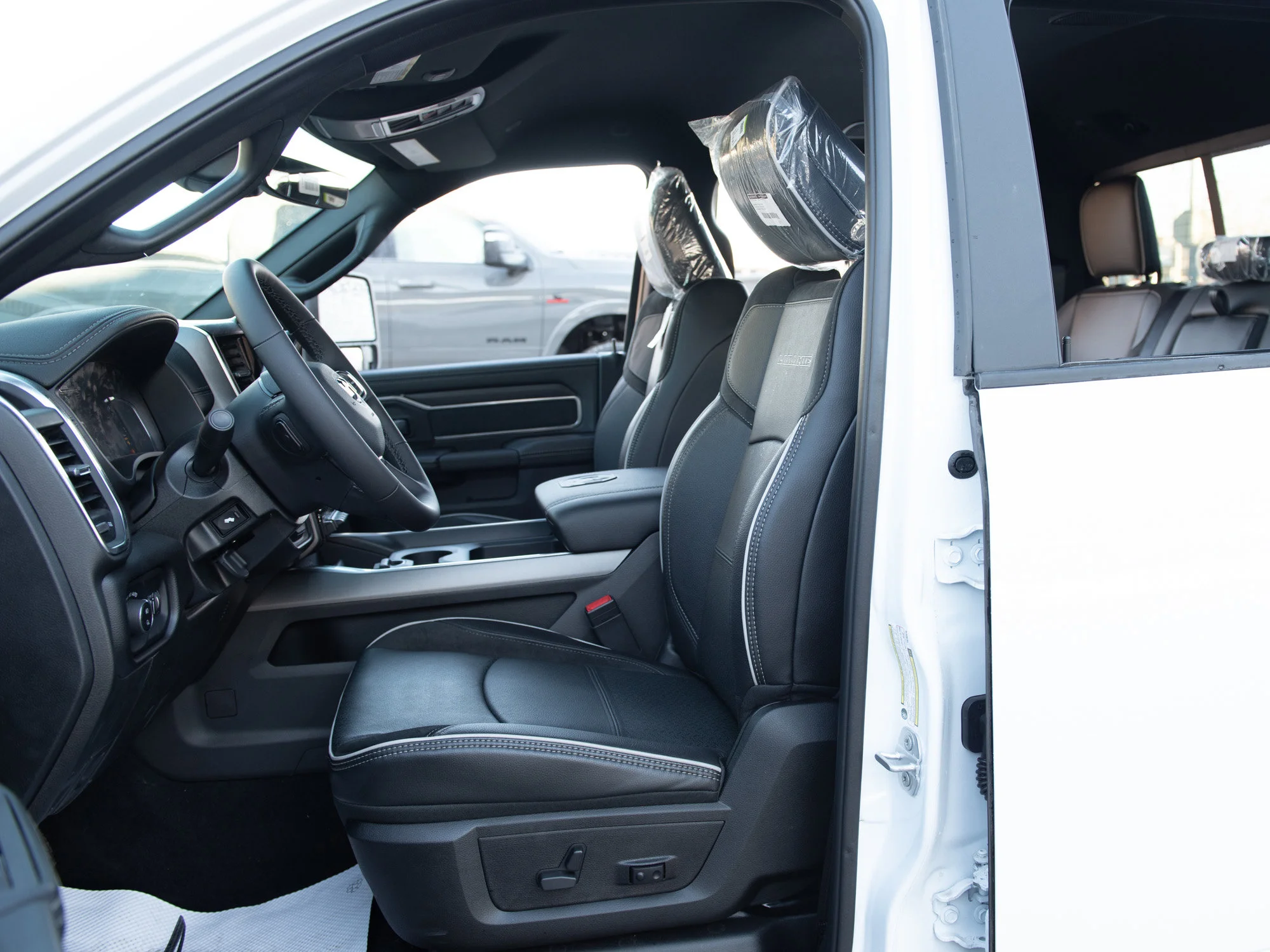 New 2026 White RAM Laramie* Dually, 8
