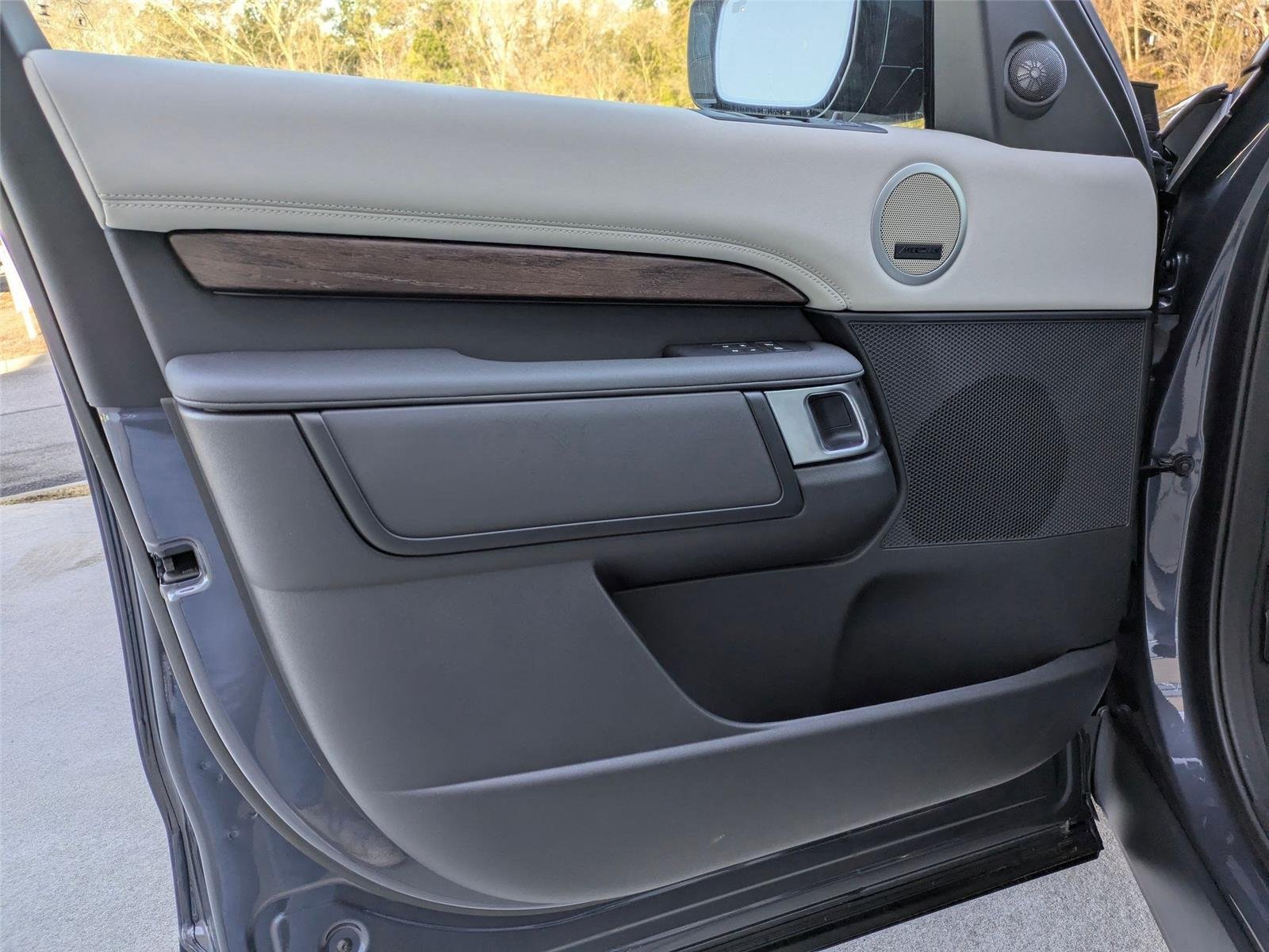 Used 2026 Varesine Blue Metallic Land Rover S image 11