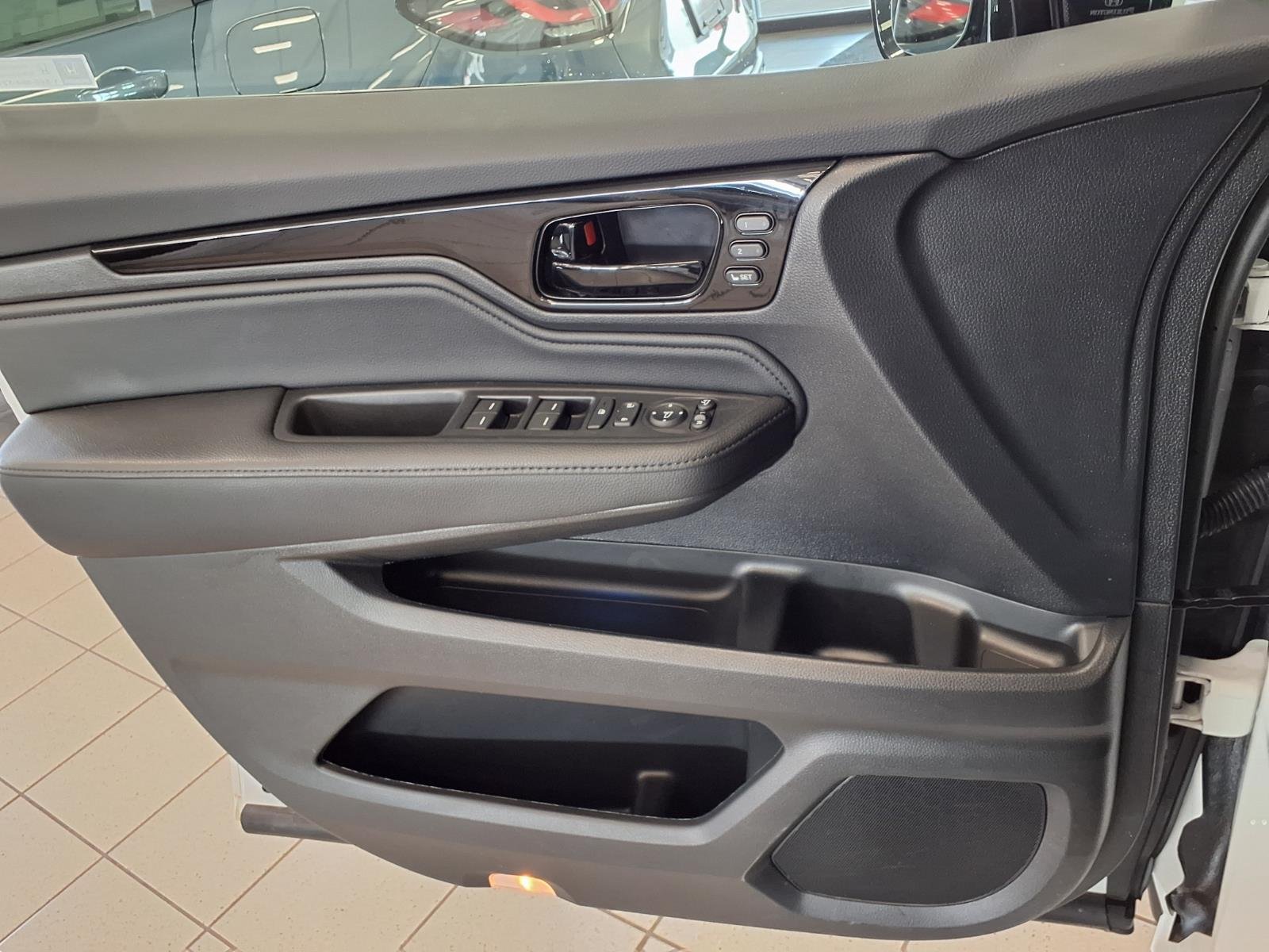 2026 Honda Odyssey Elite - Photo 12