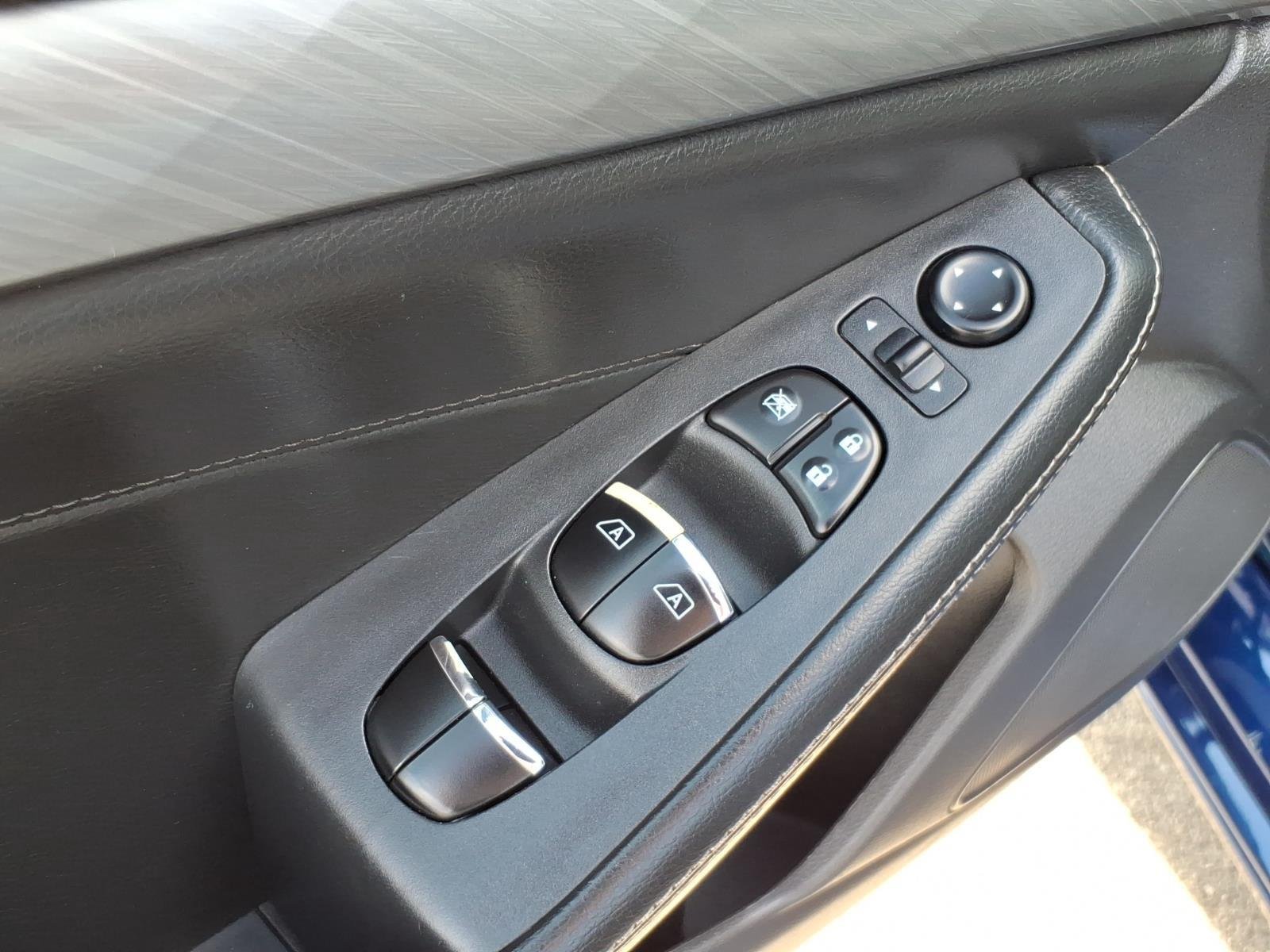 Used 2018 Deep Blue Pearl Nissan SV image 11