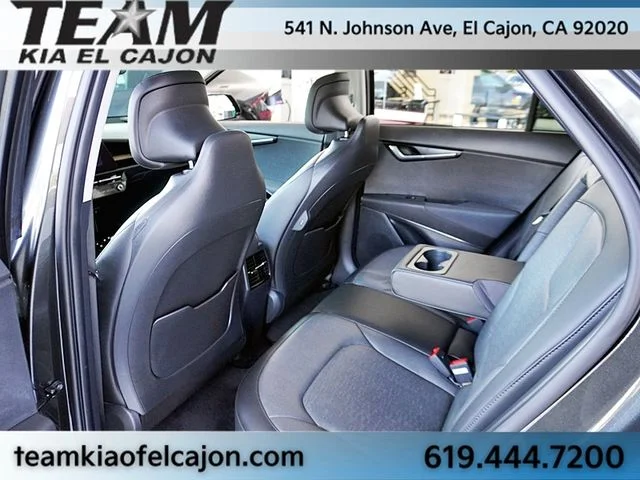 Used 2023 Gray Kia Wave image 18