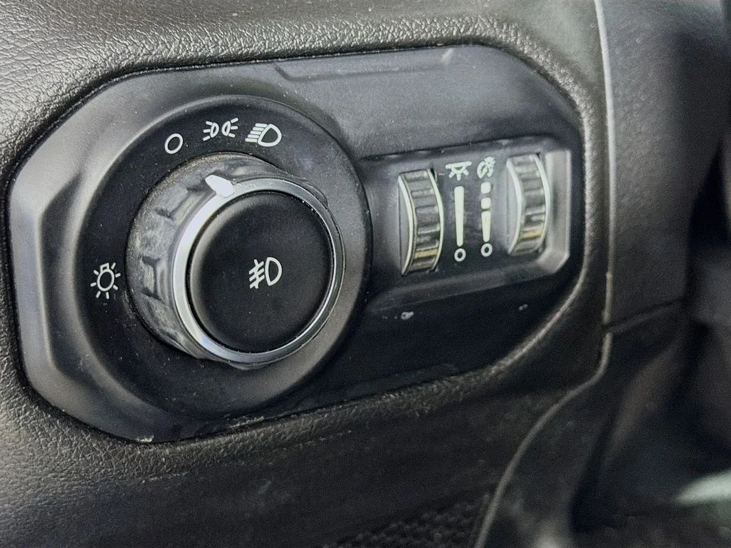Used 2021 Blue Jeep Unlimited Sport image 11