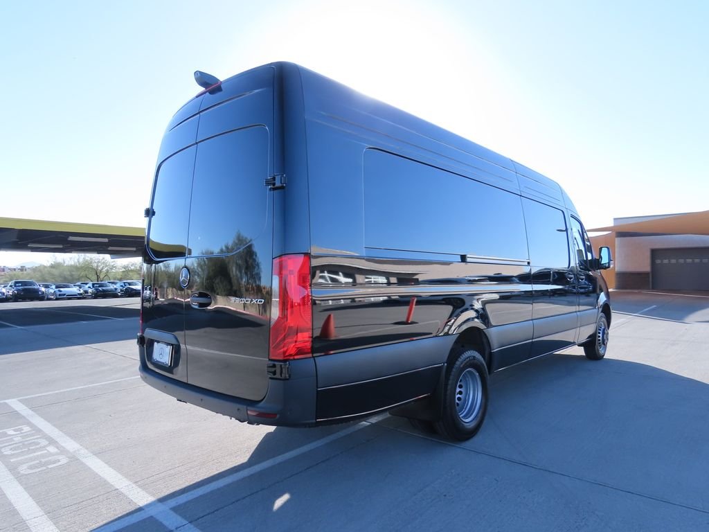 Used 2025  Mercedes-Benz Cargo 170 WB image 5