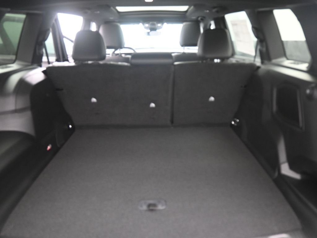 New 2026 Diamond Black Crystal Pearlcoat Jeep Limited image 12
