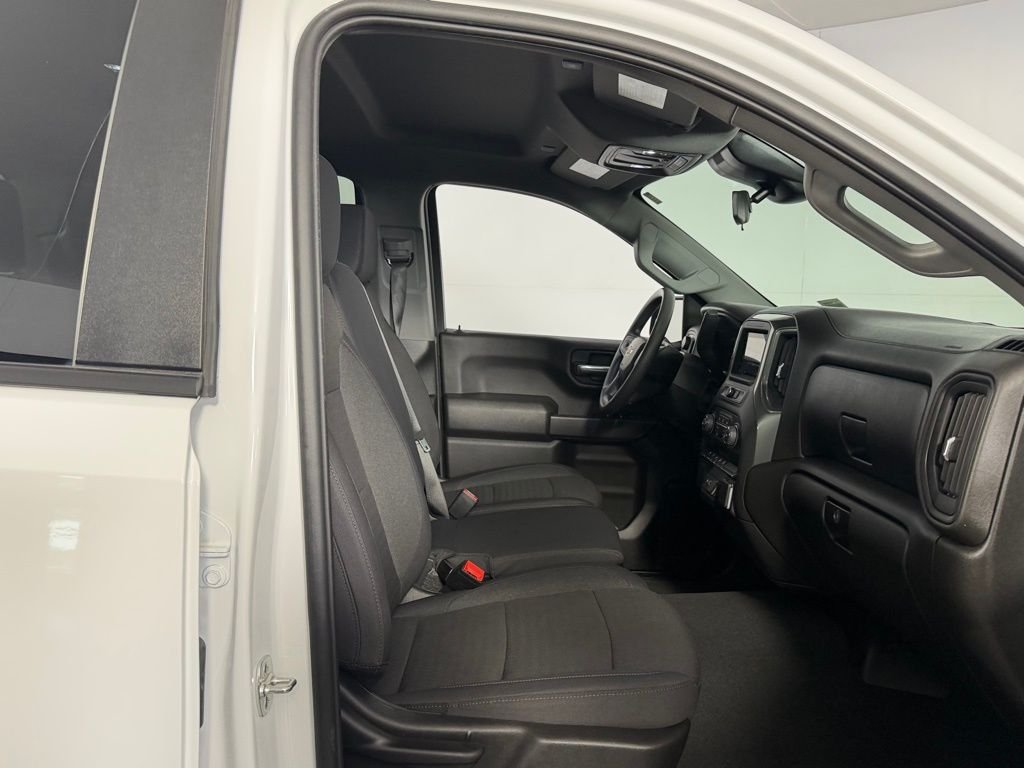 Used 2025 White Chevrolet Custom image 30