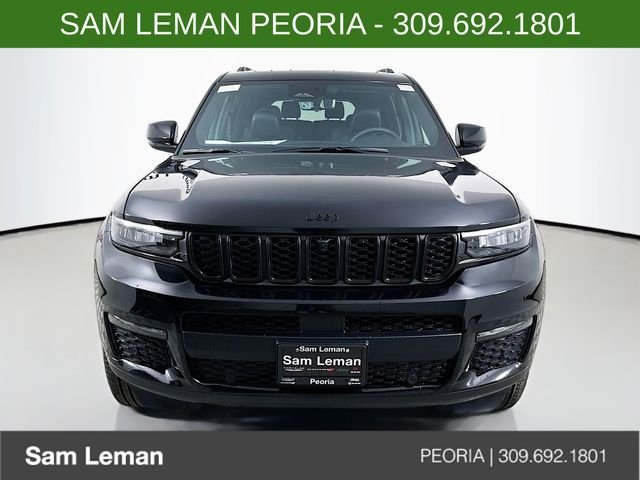 New 2025 Diamond Black Crystal Pearl-Coat Exterior Paint Jeep Limited image 2