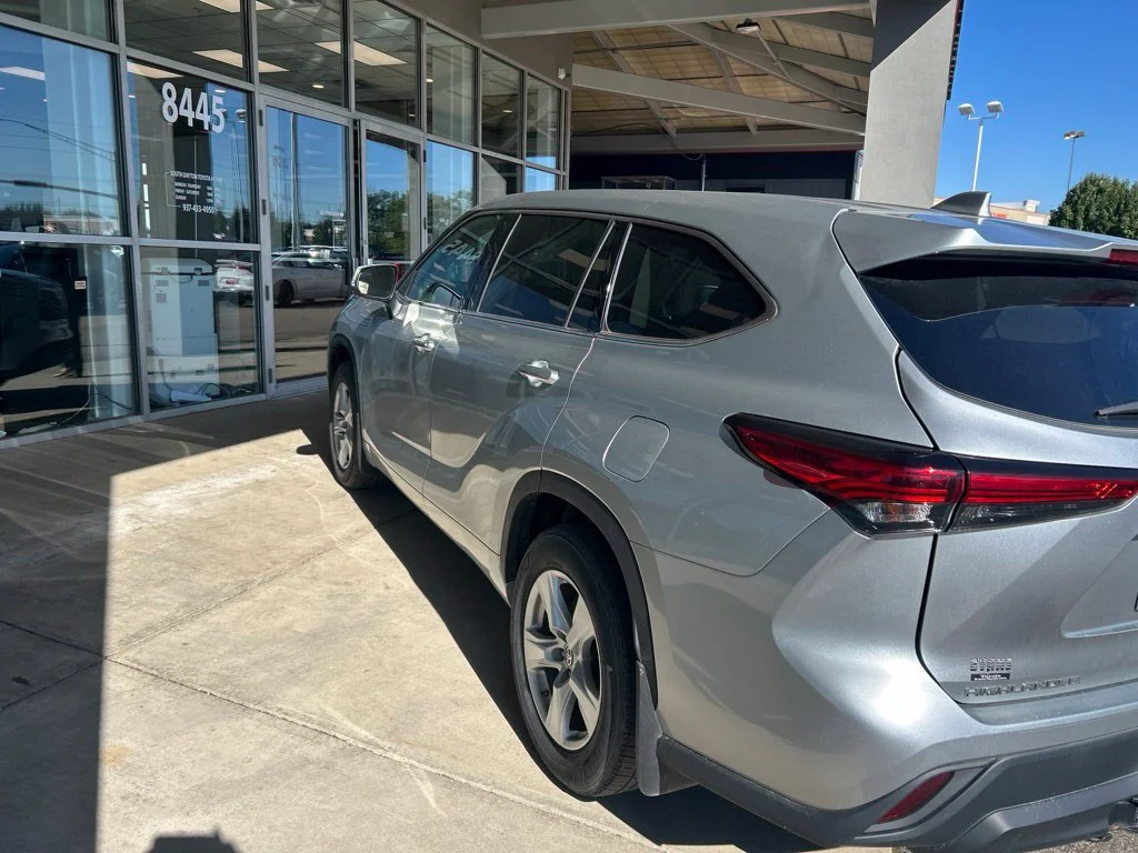 Certified Used 2021 Celestial Silver Metallic Toyota L image 5