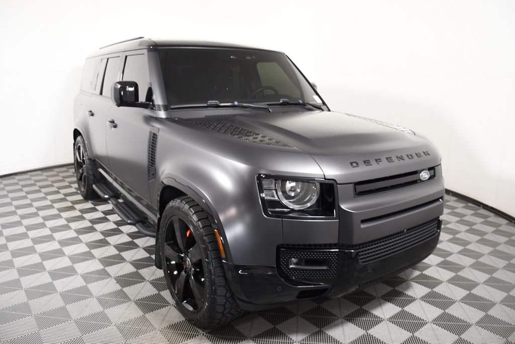 Used 2024 Eiger Gray Metallic Land Rover X-Dynamic SE image 9