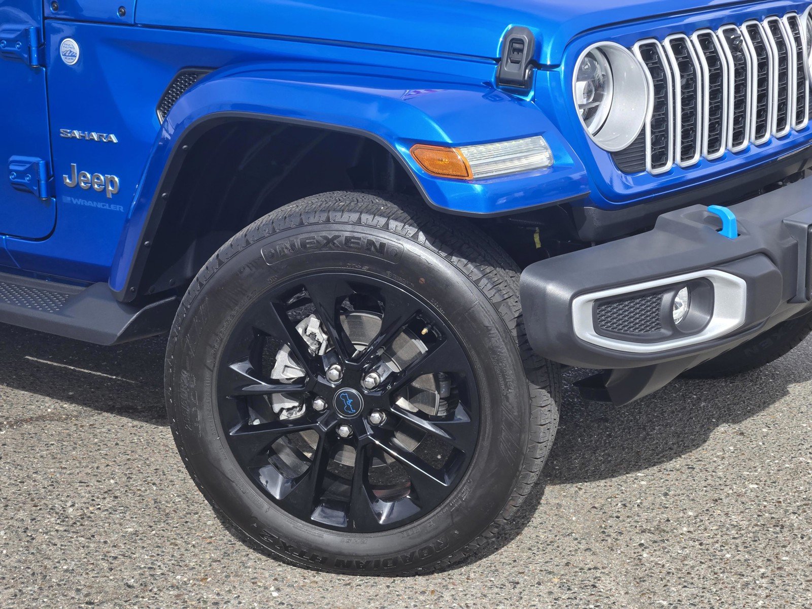 Certified Used 2024 Hydro Blue Pearlcoat Jeep Sahara image 9