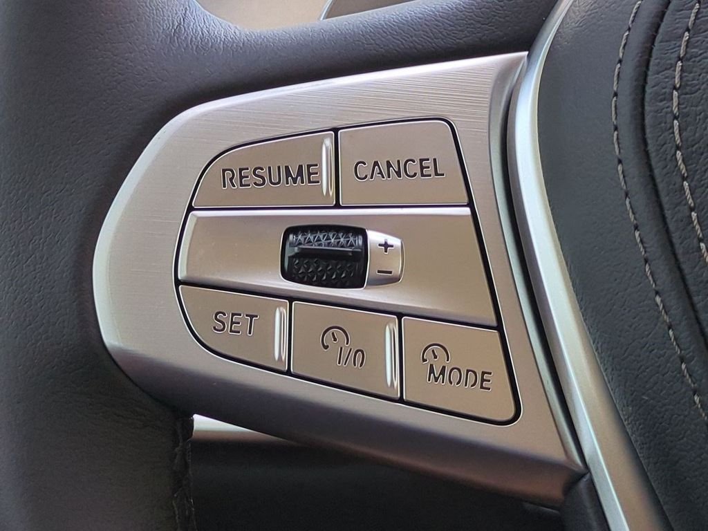 New 2027 Alpine White BMW xDrive40i image 25