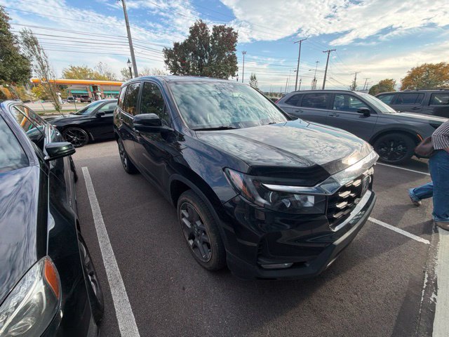 Certified Used 2023 Crystal Black Pearl Honda EX-L image 4