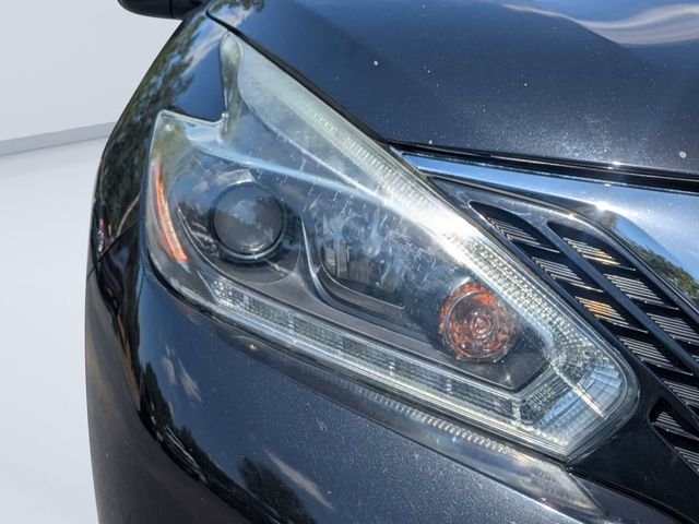 Used 2018 Black Nissan S image 9