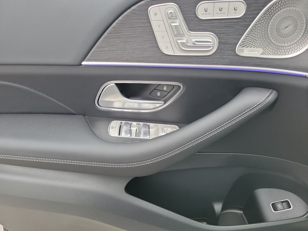 New 2026 Black Mercedes-Benz GLS 450 image 18