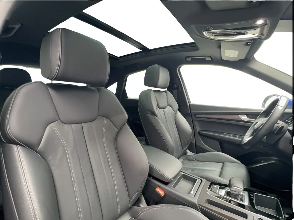 Used 2022 Blue Audi  image 31