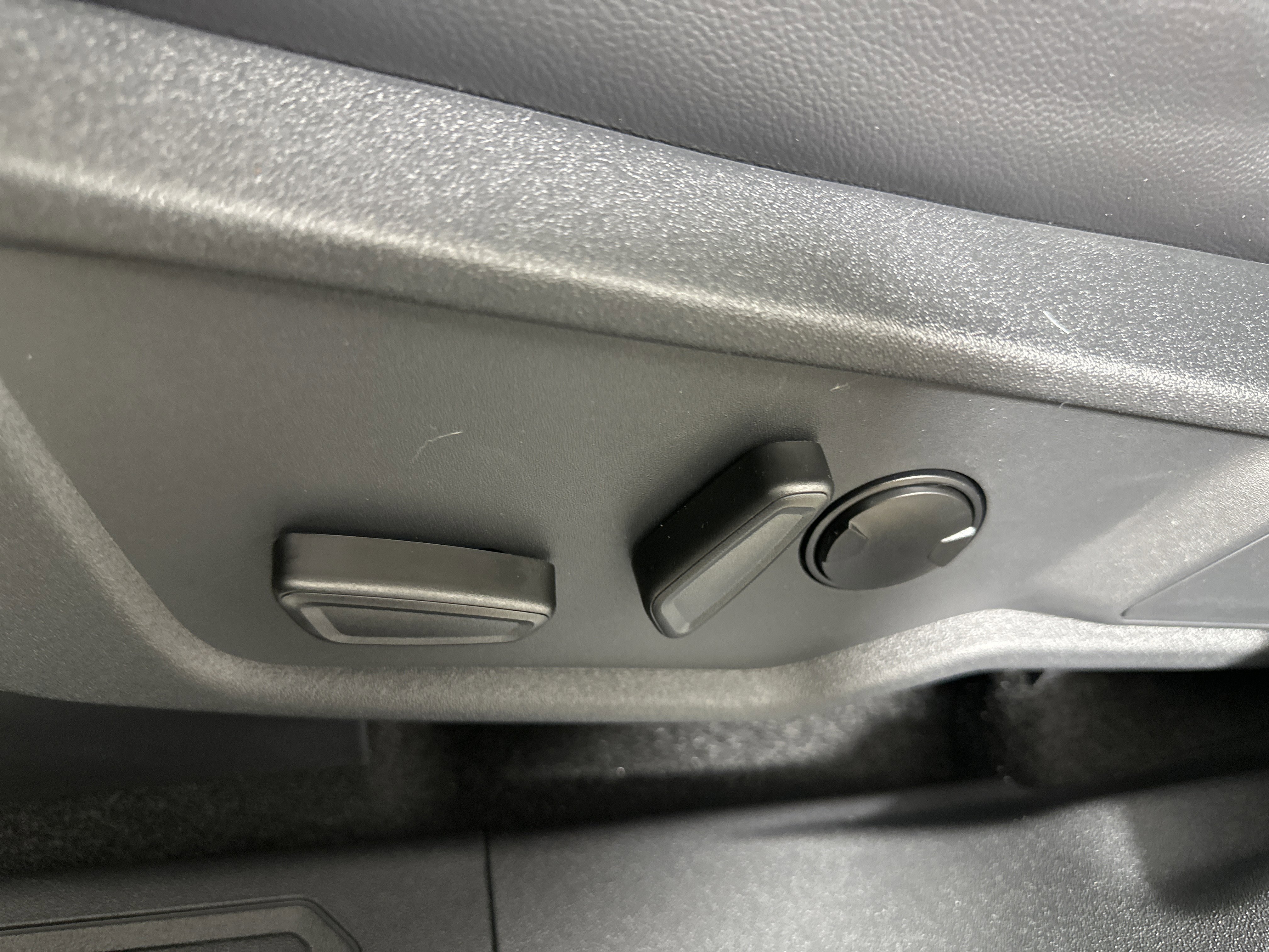 New 2025 CARBONIZED GRAY MET Ford Badlands image 10