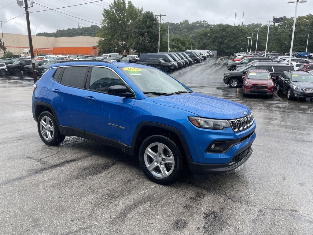 Used 2024 Blue Jeep Latitude image 6