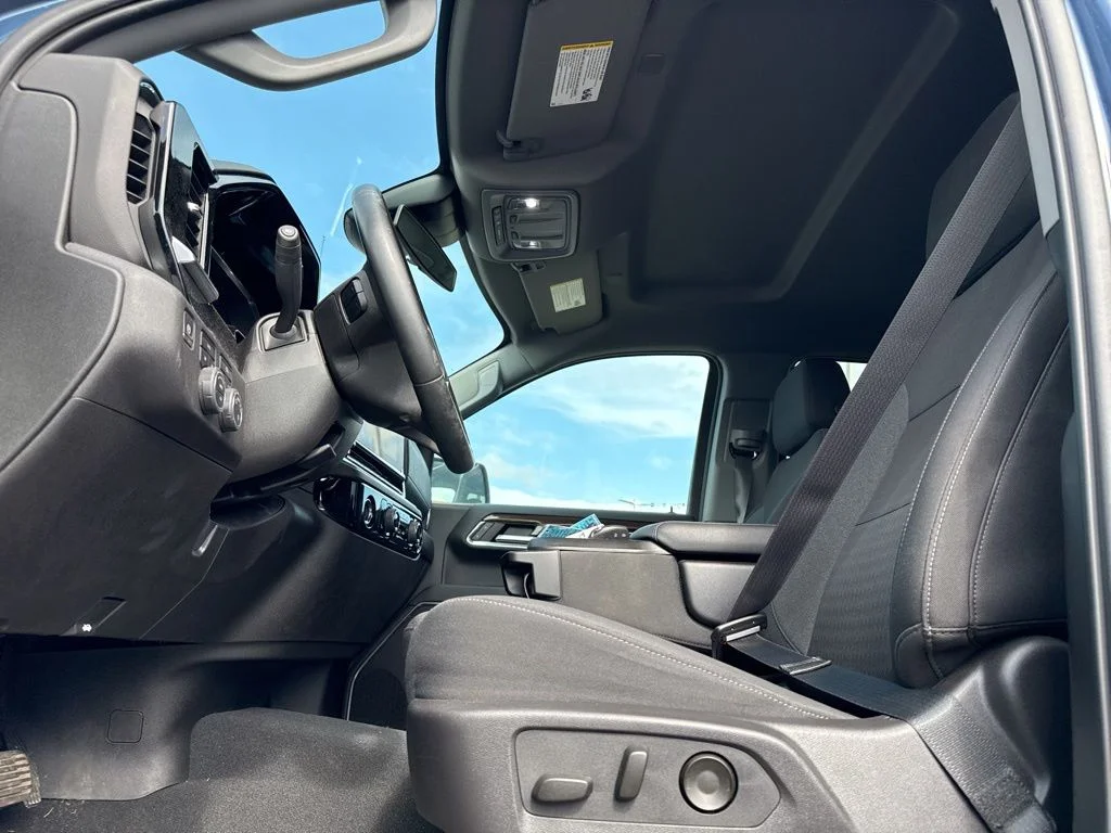 Used 2024 Blue Chevrolet LT image 8