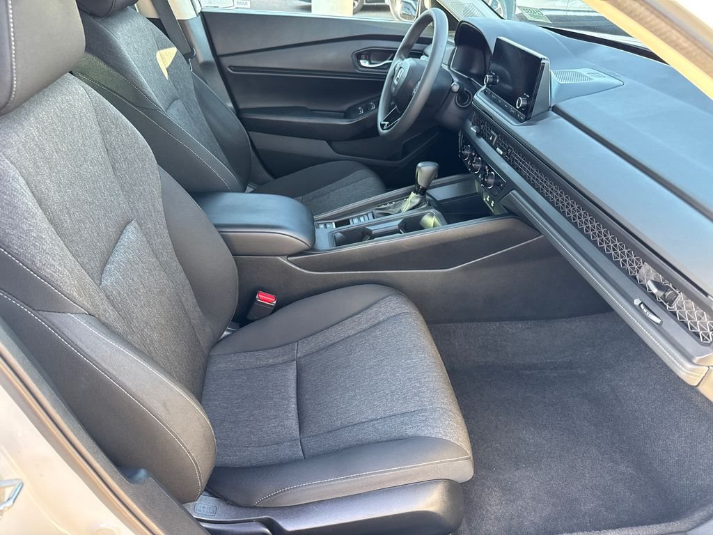 Used 2024 White Honda EX image 13