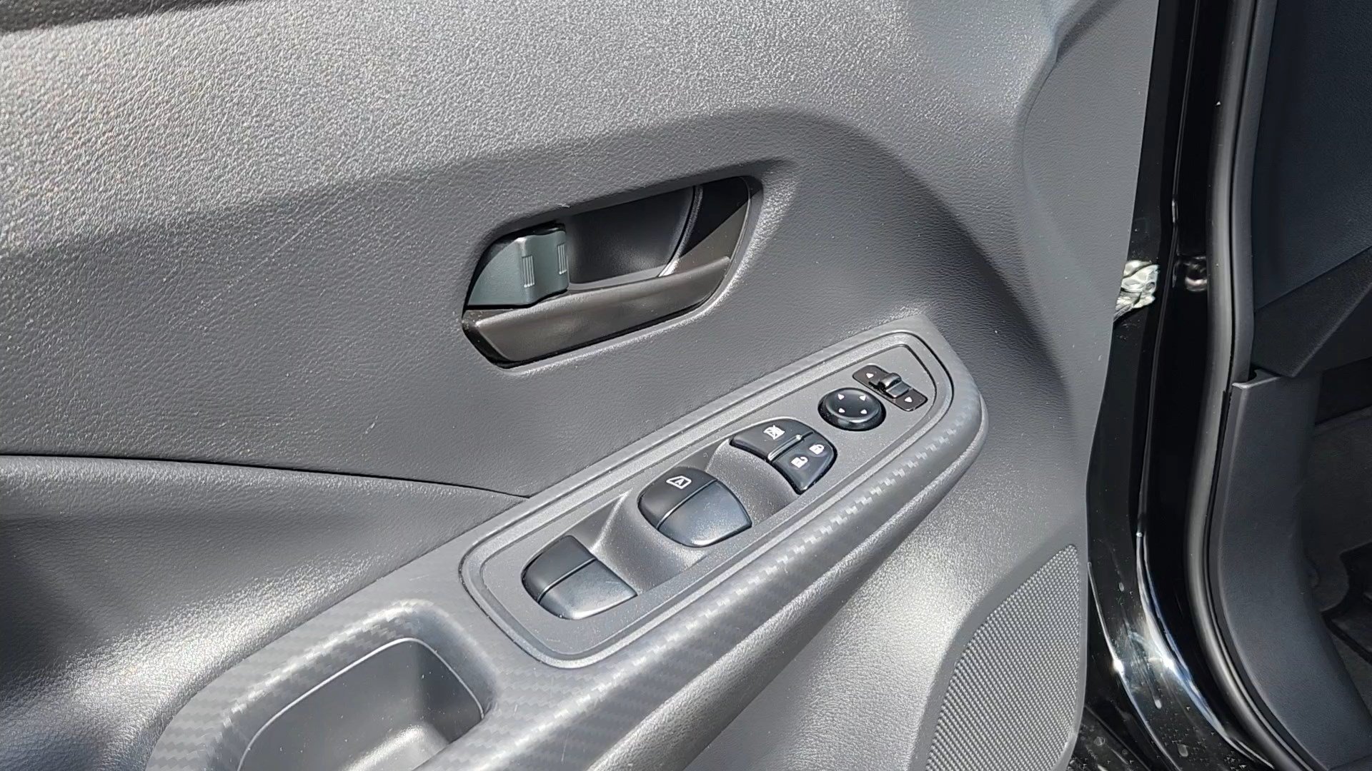 Used 2025 Super Black Nissan S image 7