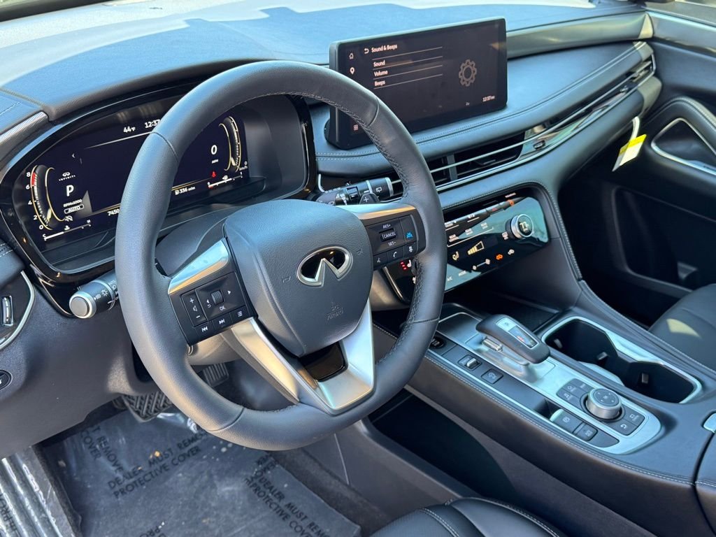 Used 2026 Mineral Black INFINITI LUXE image 17