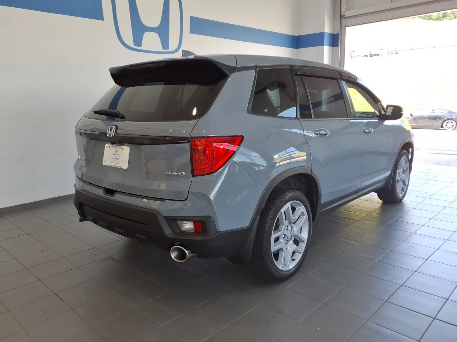 Used 2025 Sonic Gray Pearl Honda EX-L image 5