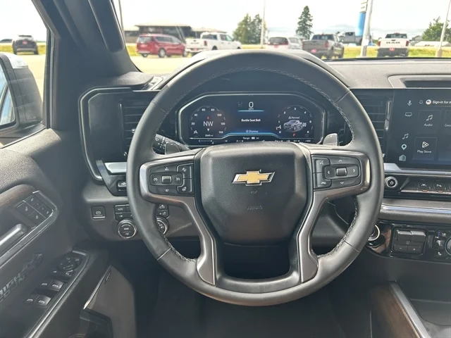 Used 2024 BLACK CHEVROLET High Country image 29