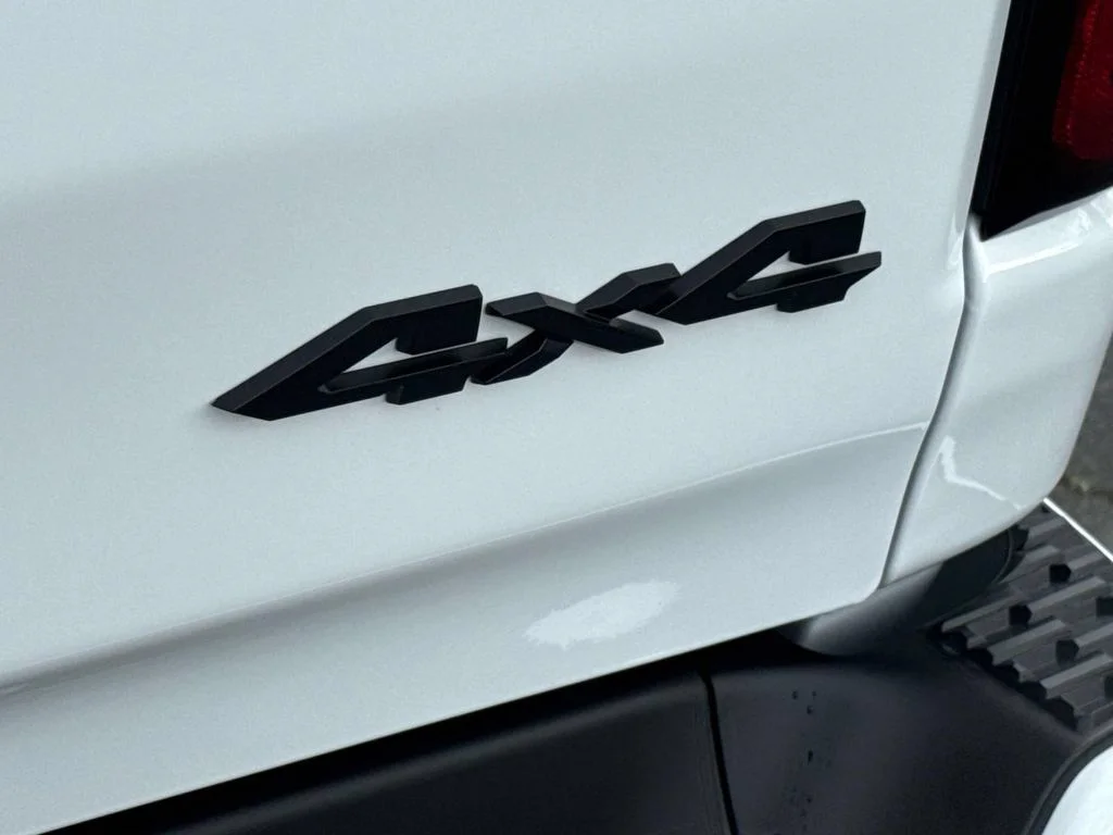 New 2026 Bright White Clear-Coat Exterior Paint RAM Big Horn/Lone Star image 9