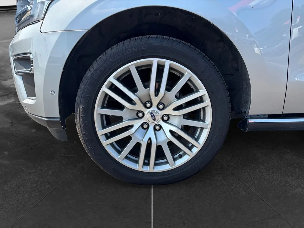 Used 2022 Silver Metallic Ford Limited image 14
